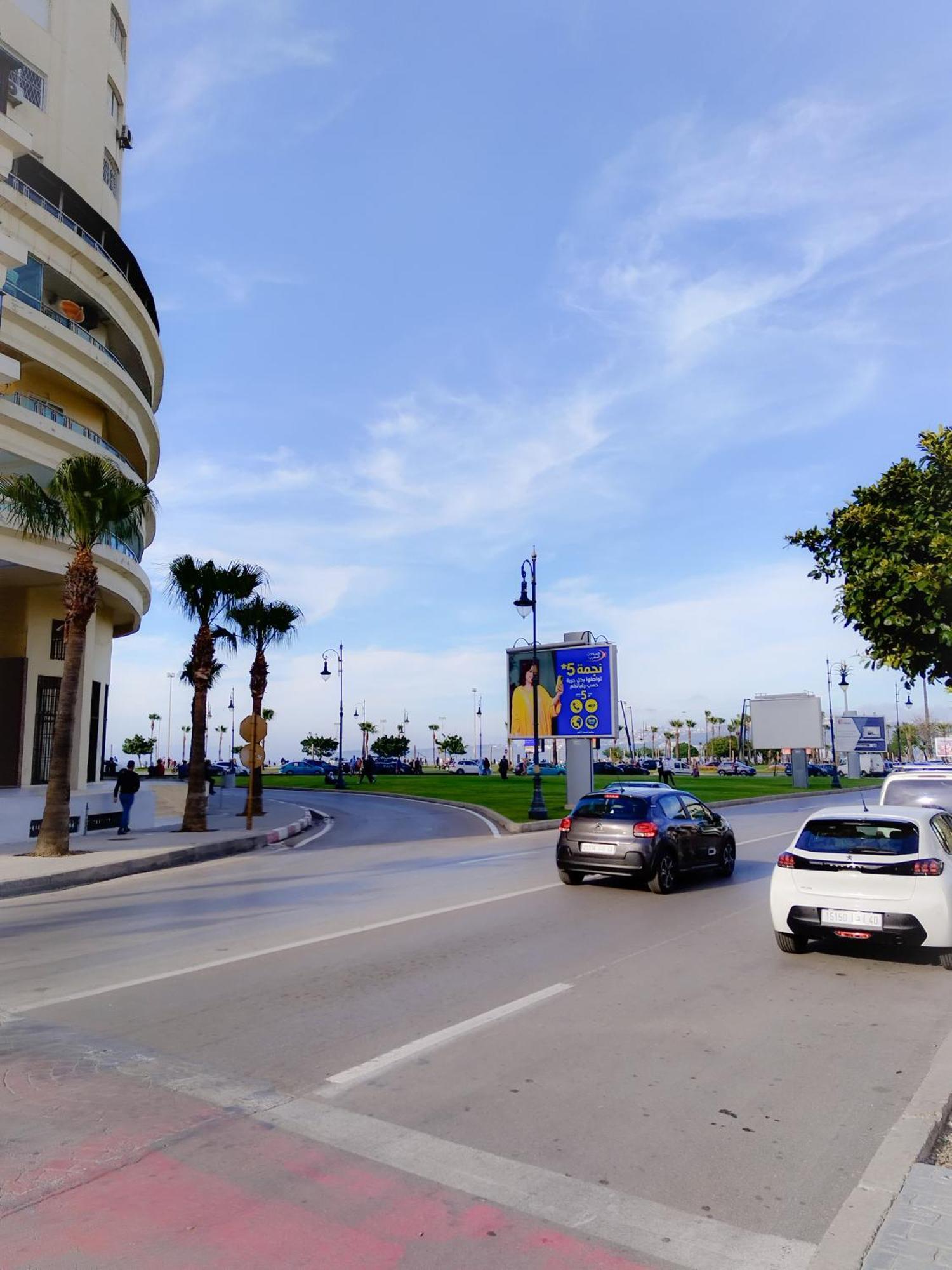 Incroyable Appartement A Playa Enface Cafe Sky 17 Tánger Exterior foto